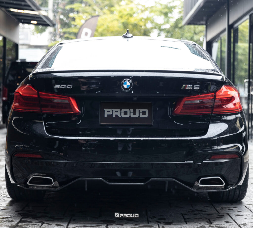 ชุดแต่ง BMW Series 5 G30 คาร์บอนรอบคัน